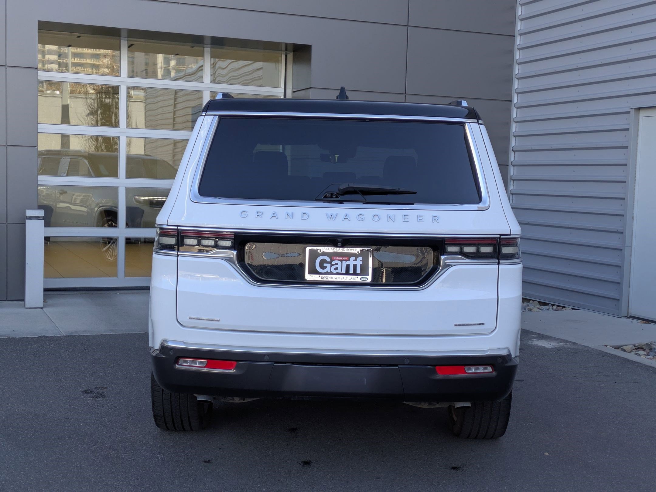 2022 Jeep Grand Wagoneer II photo 4