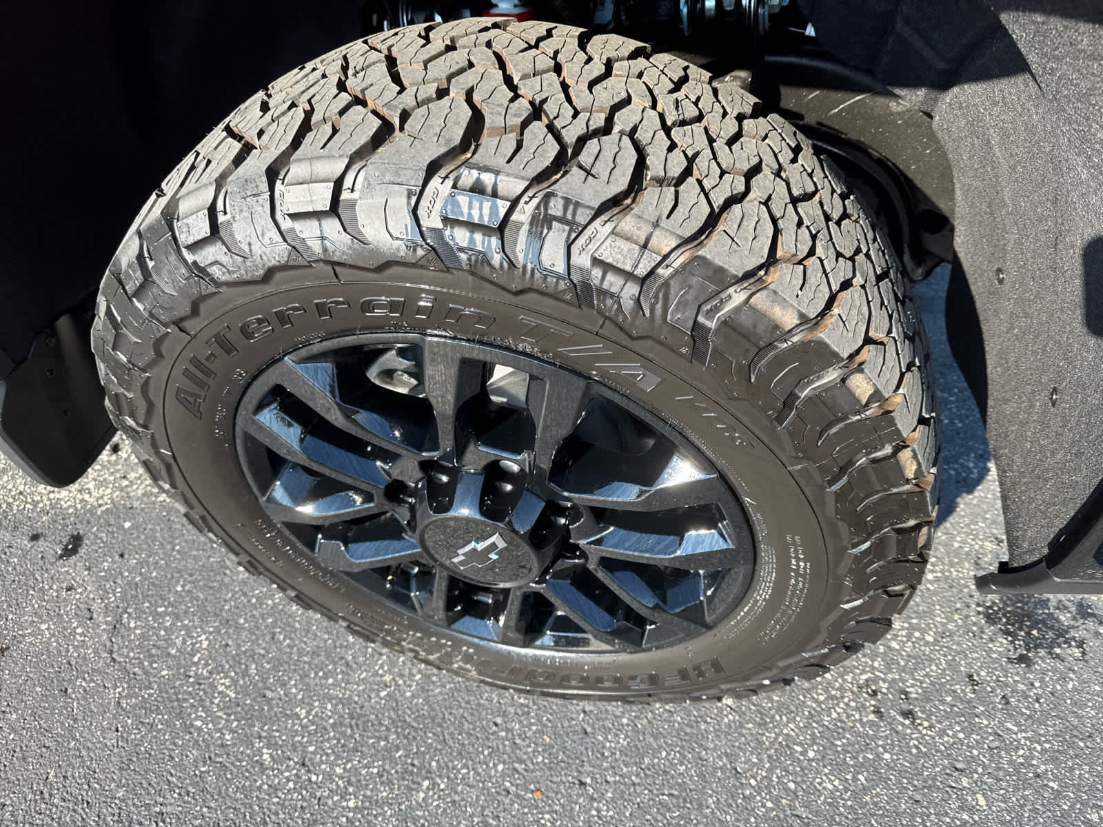2025 Chevrolet Silverado 2500HD LTZ photo 13