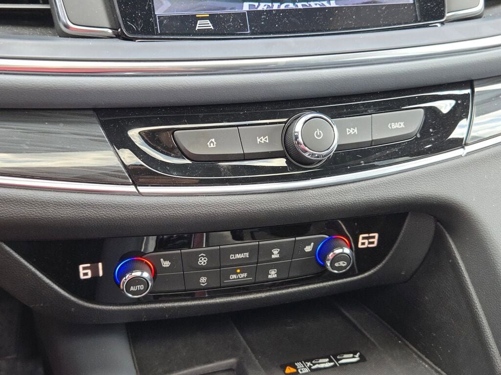 2024 Buick Enclave Essence photo 30