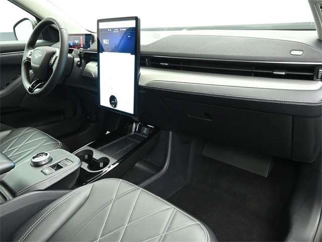 2022 FORD MUSTANG MACH-E - Image 27