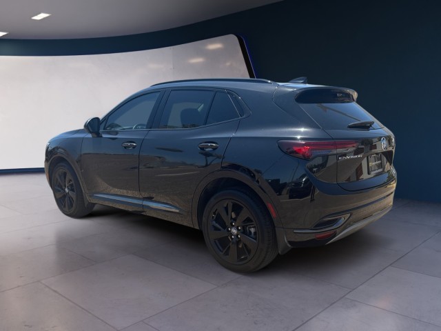 2022 Buick Envision Essence photo 3