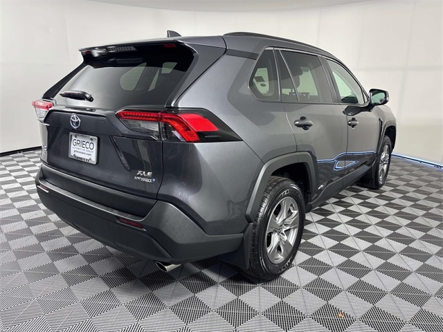 2024 Toyota RAV4 Hybrid XLE photo 7