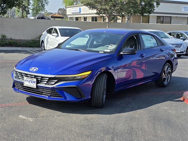 2025 Hyundai Elantra SEL Sport photo 3