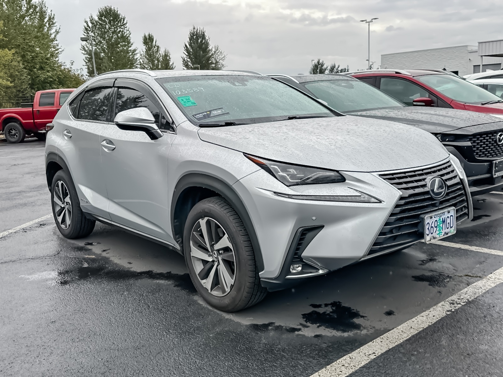 2018 Lexus NX 300h Luxury photo 2