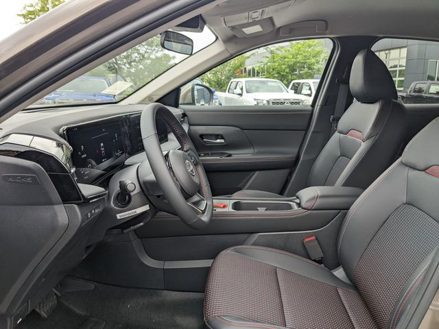 2025 Nissan Kicks SR photo 16