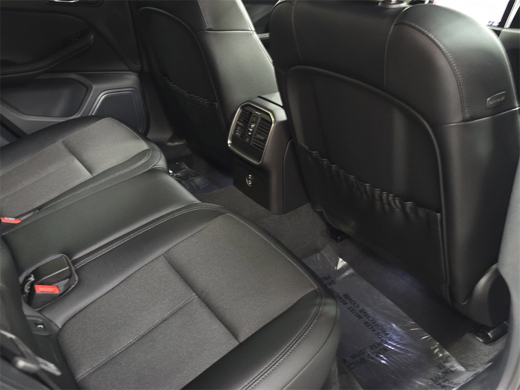 2024 Porsche Macan photo 25