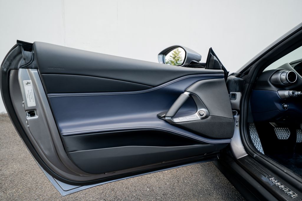 2022 Ferrari 812 GTS photo 14