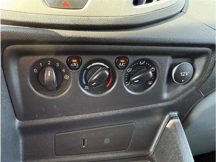 2018 Ford Transit Passenger XLT photo 32