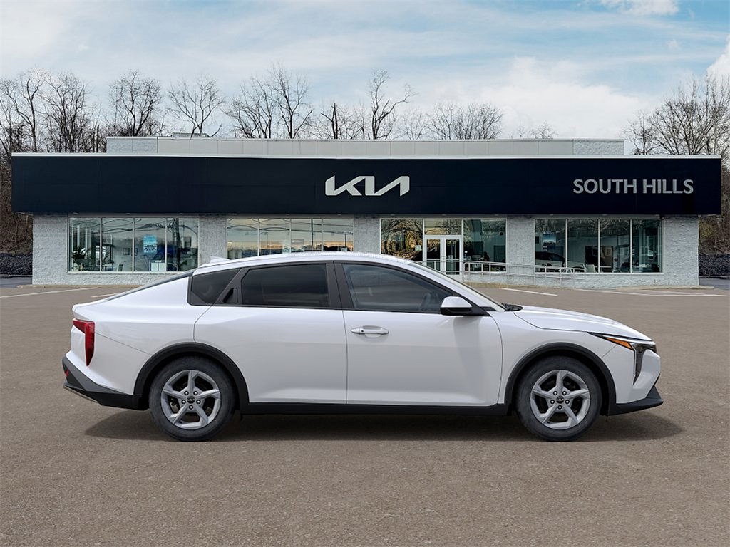 2025 Kia K4 LXS photo 6