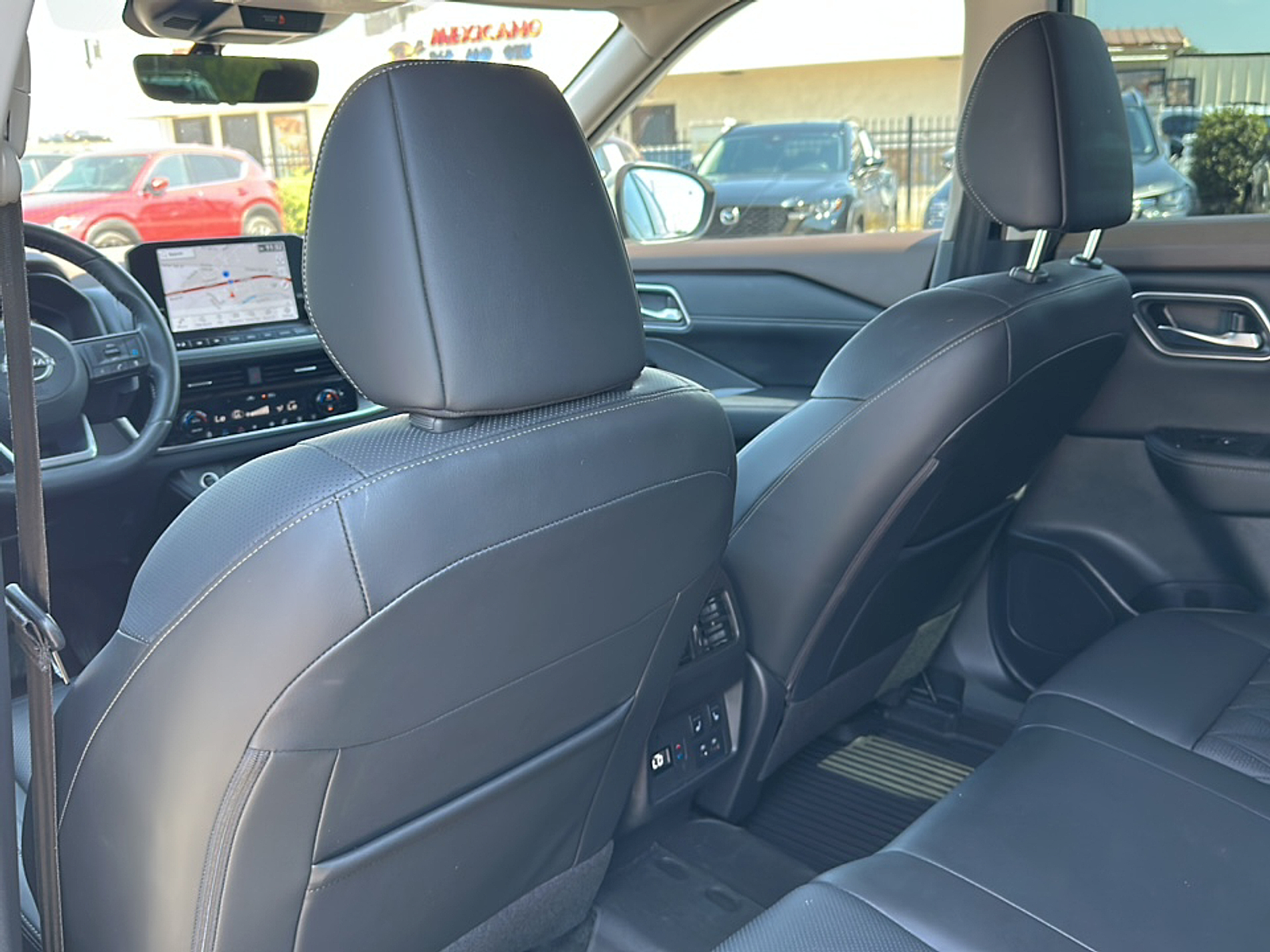 2023 Nissan Rogue Platinum photo 5