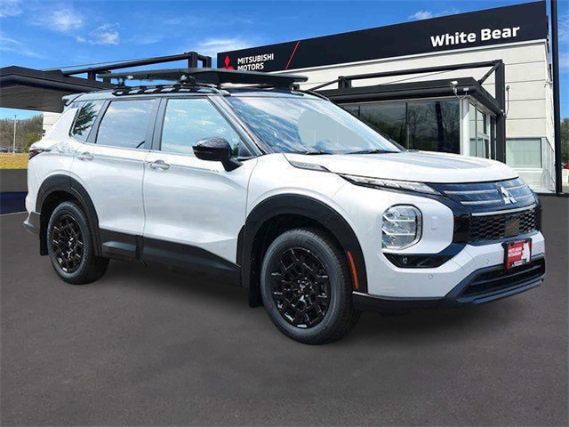 2025 Mitsubishi Outlander Trail Edition's photo