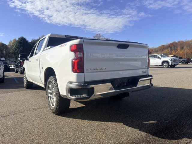 2022 Chevrolet Silverado 1500 LT photo 3