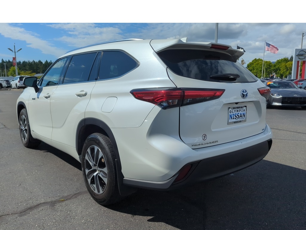 2021 Toyota Highlander Hybrid XLE photo 4