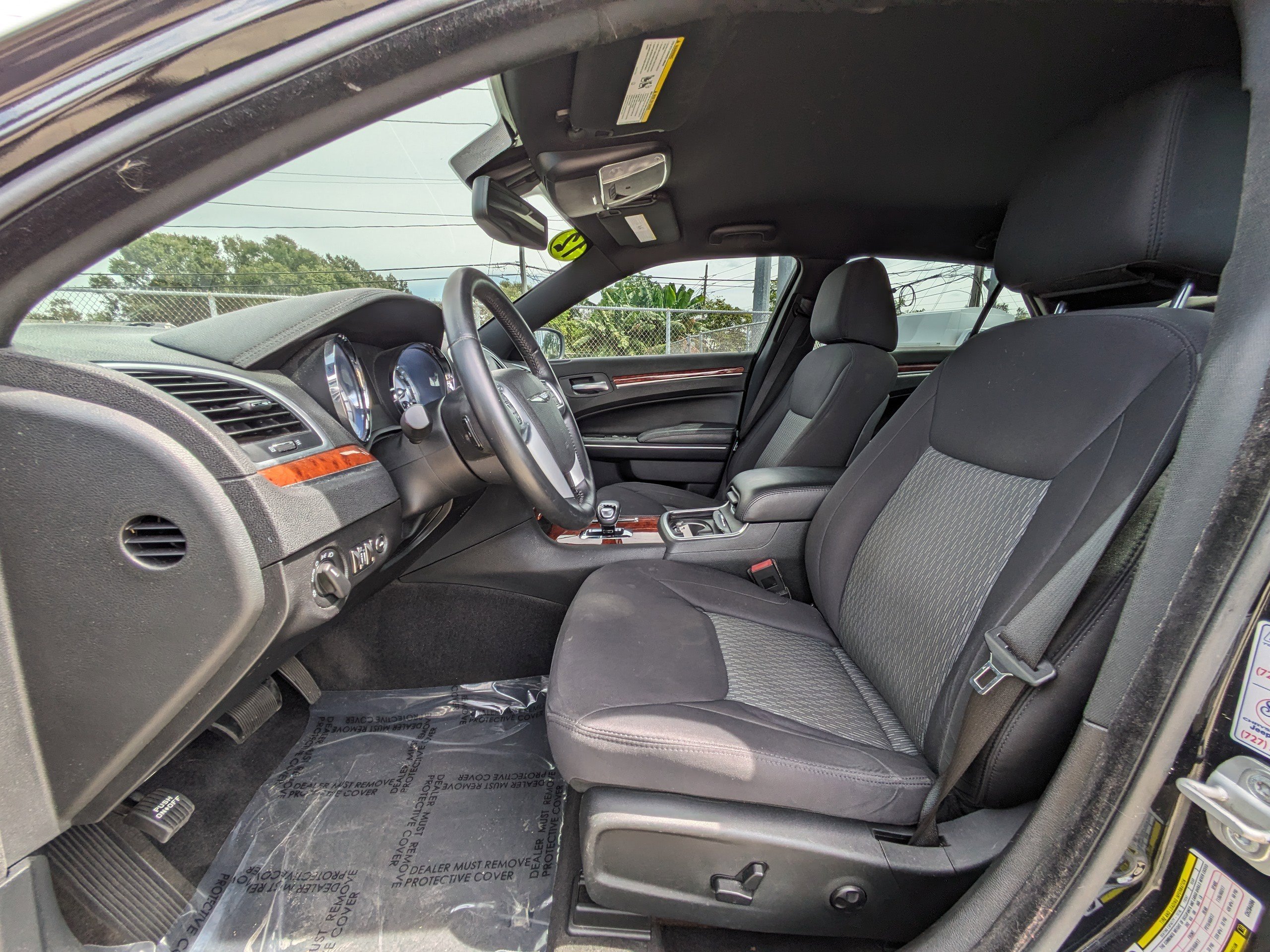 2012 Chrysler 300 Base photo 15