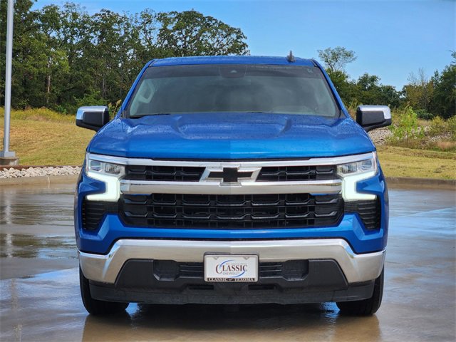 2022 Chevrolet Silverado 1500 LT photo 2