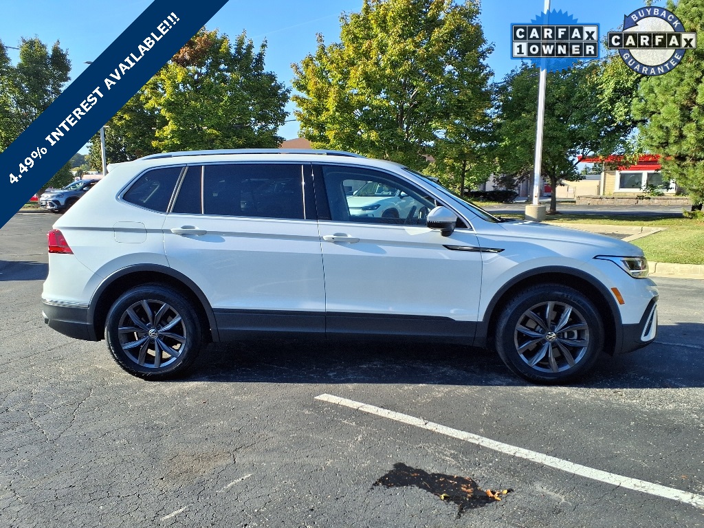 2023 Volkswagen Tiguan SE photo 2