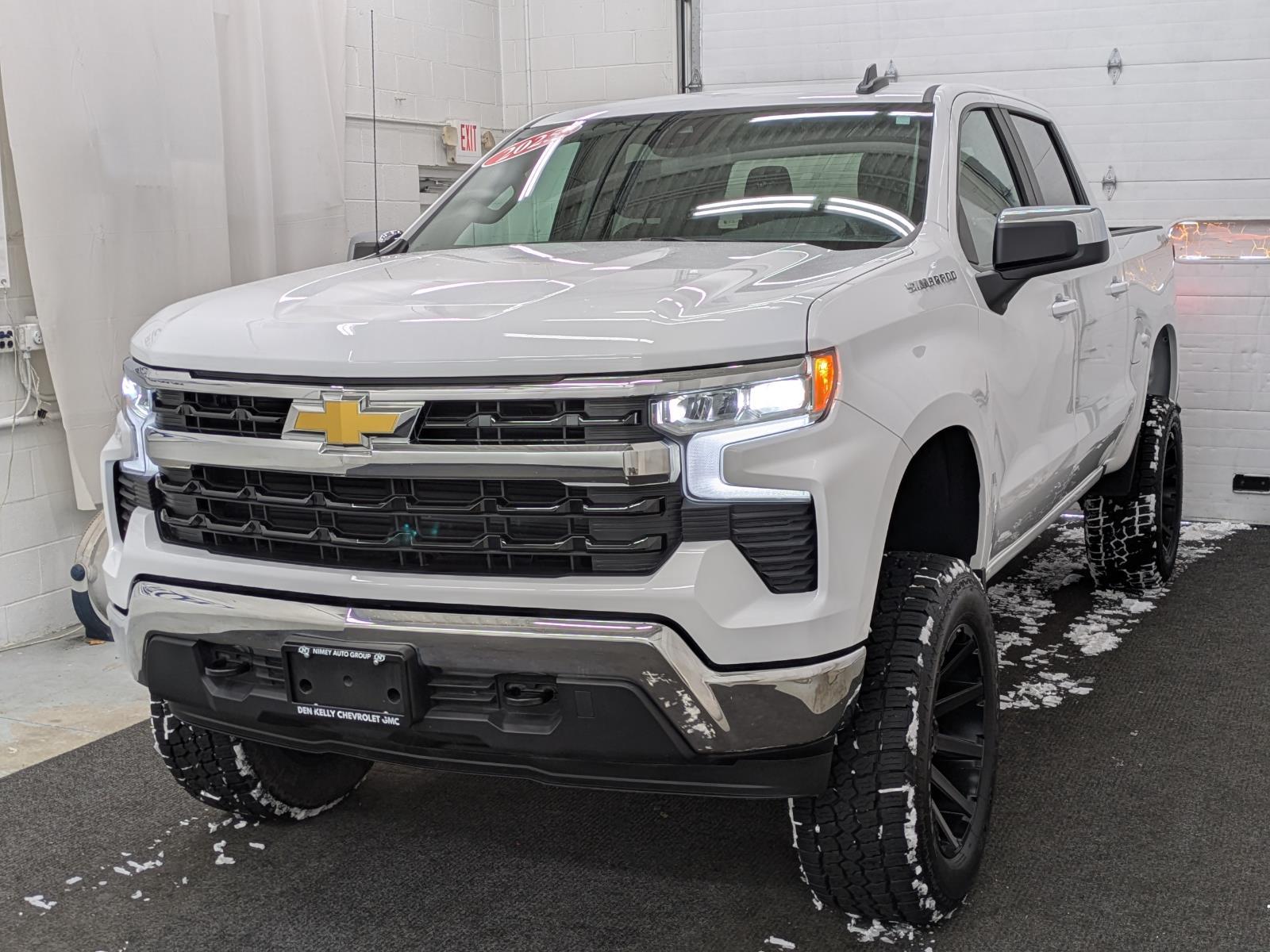 2025 Chevrolet Silverado 1500 LT's photo