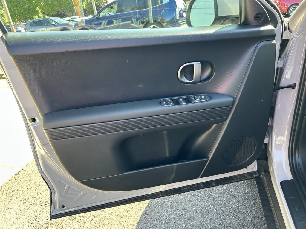 2025 Hyundai Ioniq 5 SEL photo 10