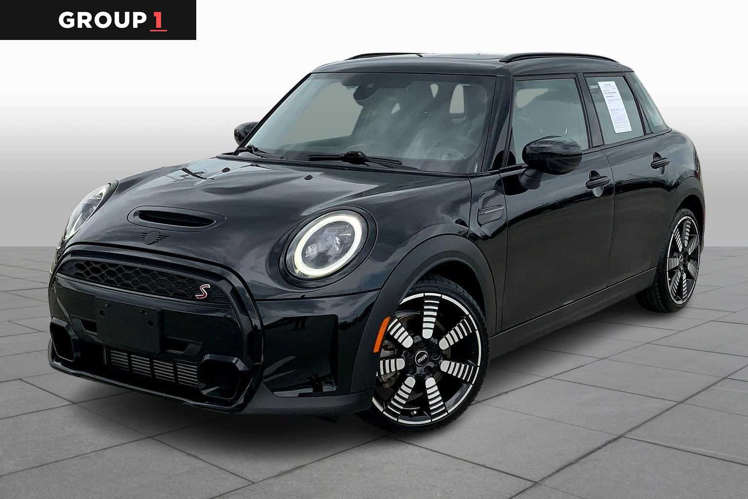 2023 MINI Hardtop 4 Door S's photo