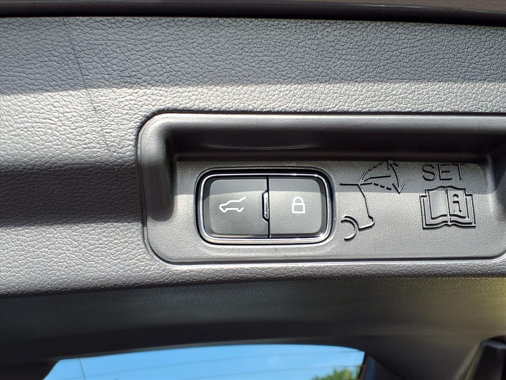2025 Ford Explorer ST-Line photo 22