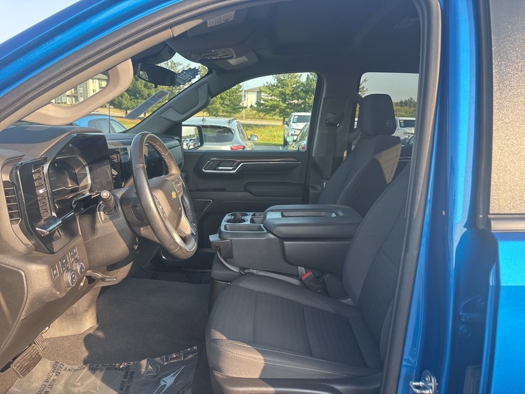 2023 Chevrolet Silverado 1500 LT photo 12