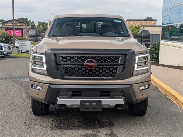 2024 Nissan Titan PRO-4X photo 8
