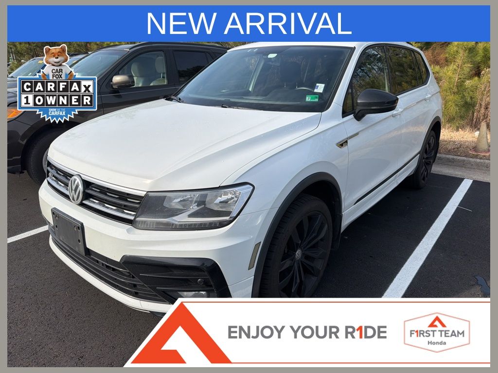 2020 Volkswagen Tiguan SE R-LINE BLACK's photo