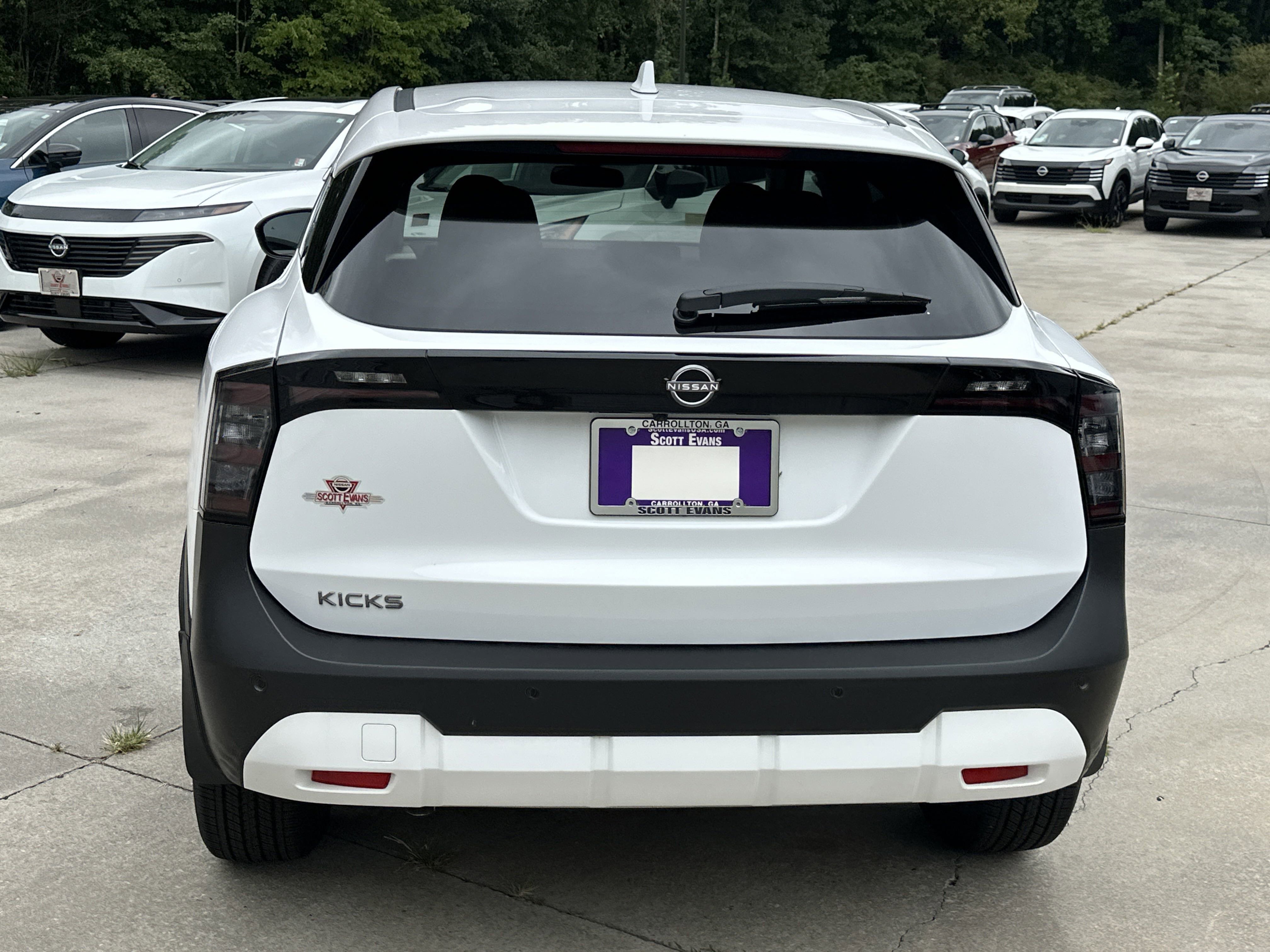 2025 Nissan Kicks SV photo 5