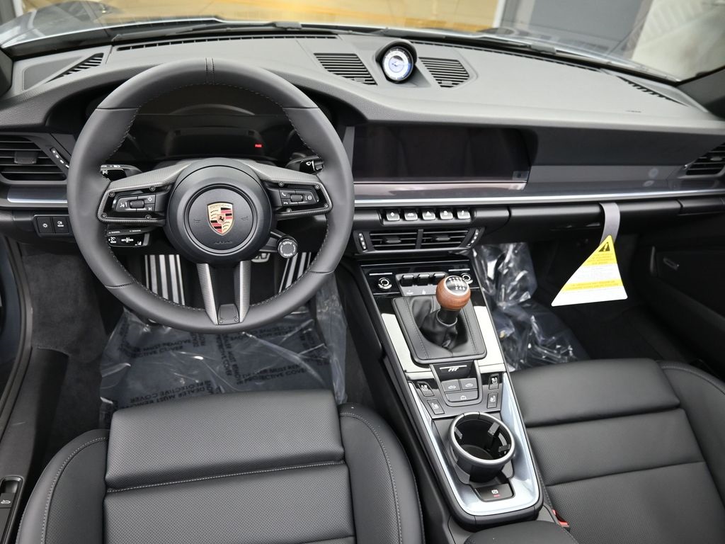 2026 Porsche 911 T photo 5
