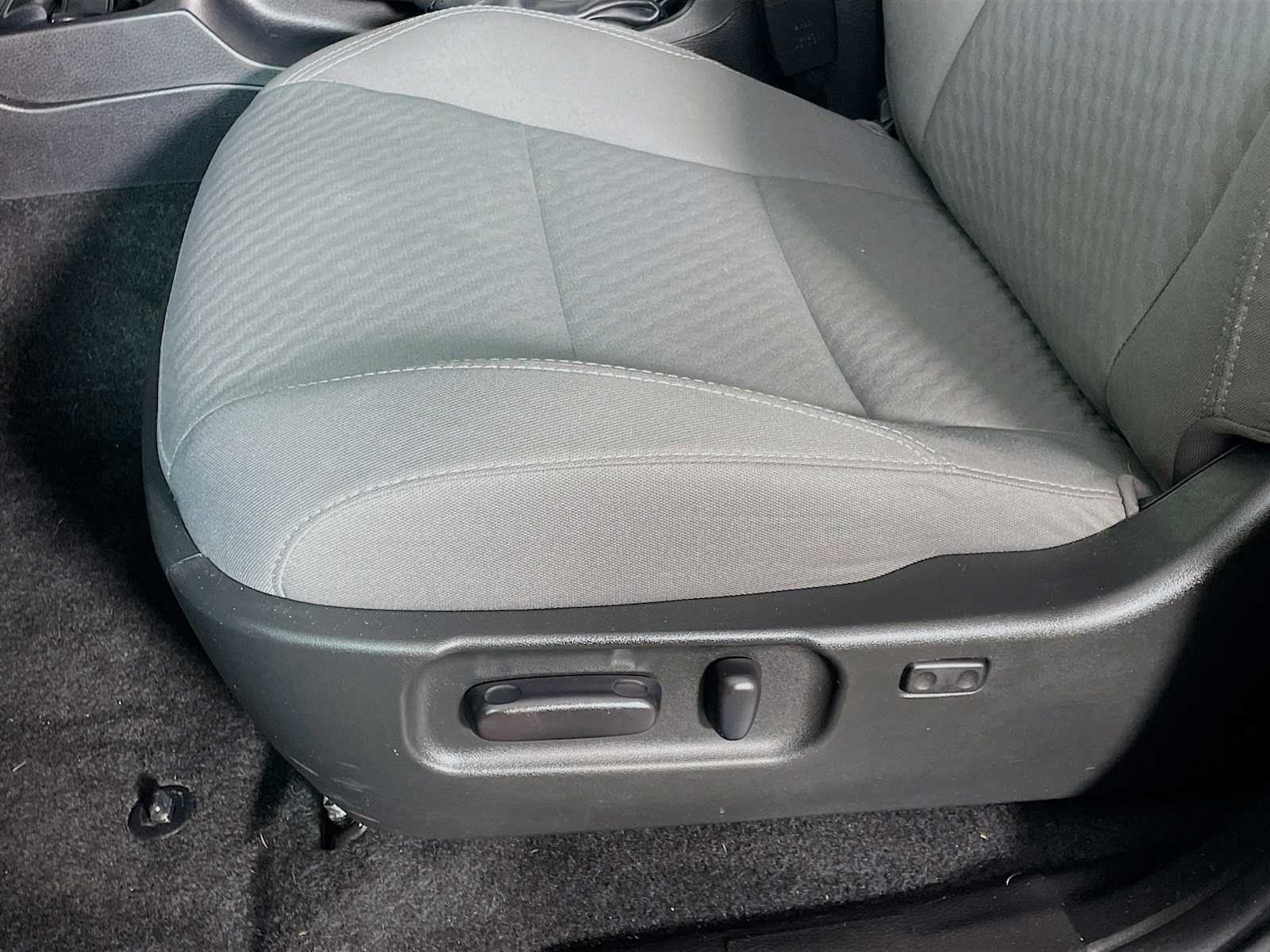 2022 Toyota Tacoma SR5 photo 18