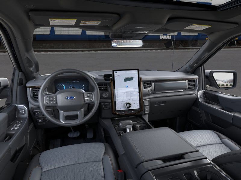 2025 Ford F-150 Lightning Lariat photo 9