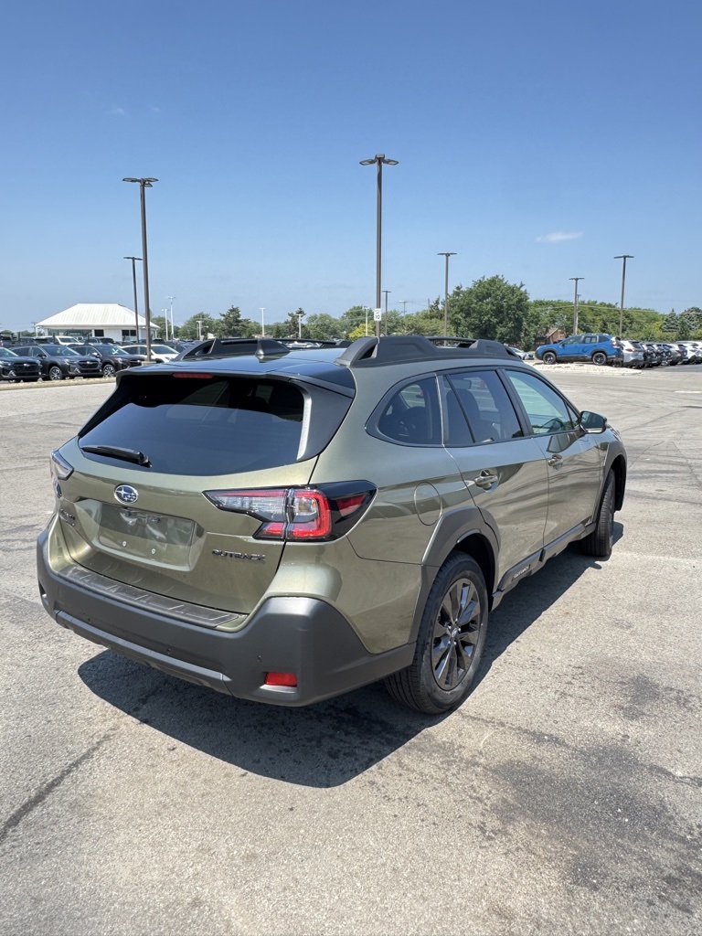 2025 Subaru Outback Onyx Edition photo 3