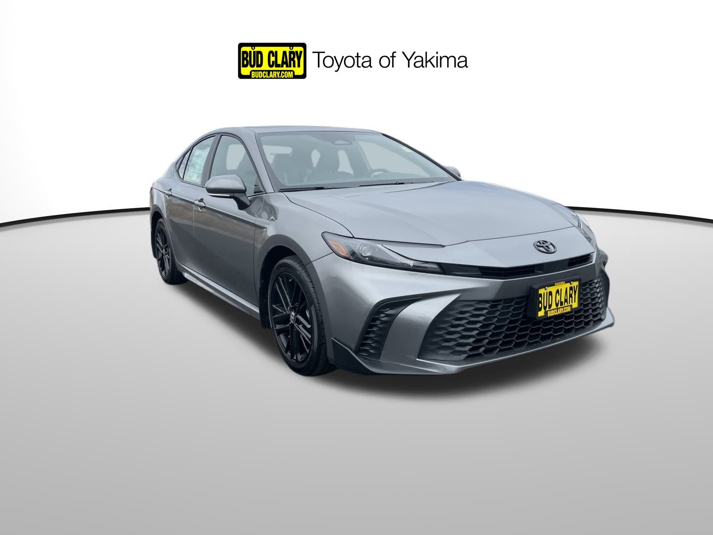 2026 Toyota Camry SE's photo