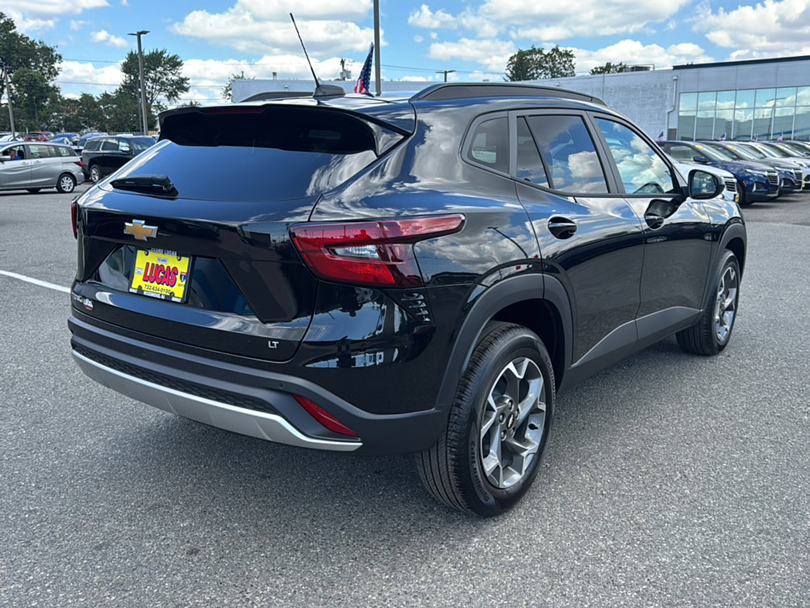 2025 Chevrolet Trax LT photo 4