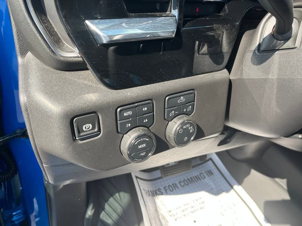 2025 Chevrolet Silverado 1500 LT1 photo 13