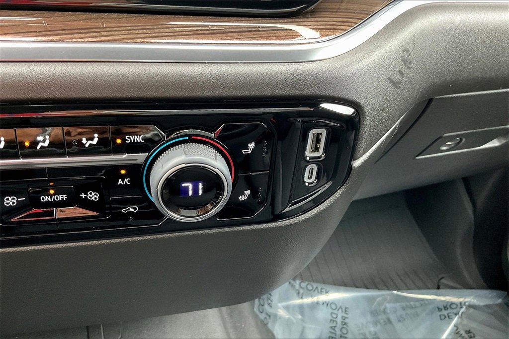 2024 Chevrolet Silverado 1500 RST photo 31