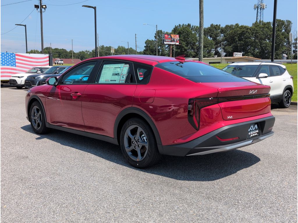 2025 Kia K4 LXS photo 2
