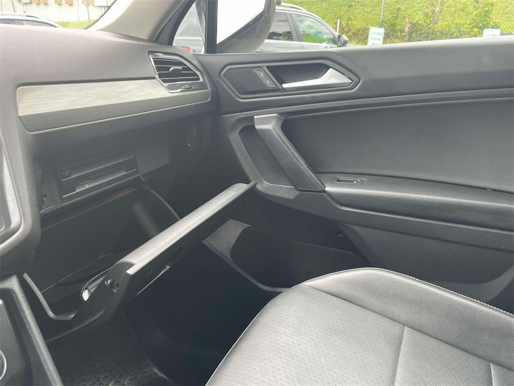 2019 Volkswagen Tiguan SE photo 28