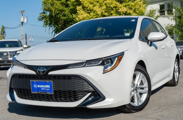 2022 Toyota Corolla Hatchback SE's photo