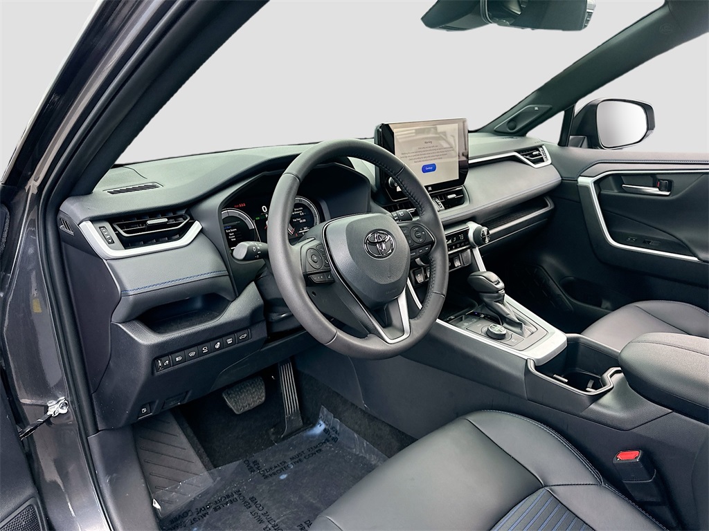 2025 Toyota RAV4 Hybrid XSE photo 5