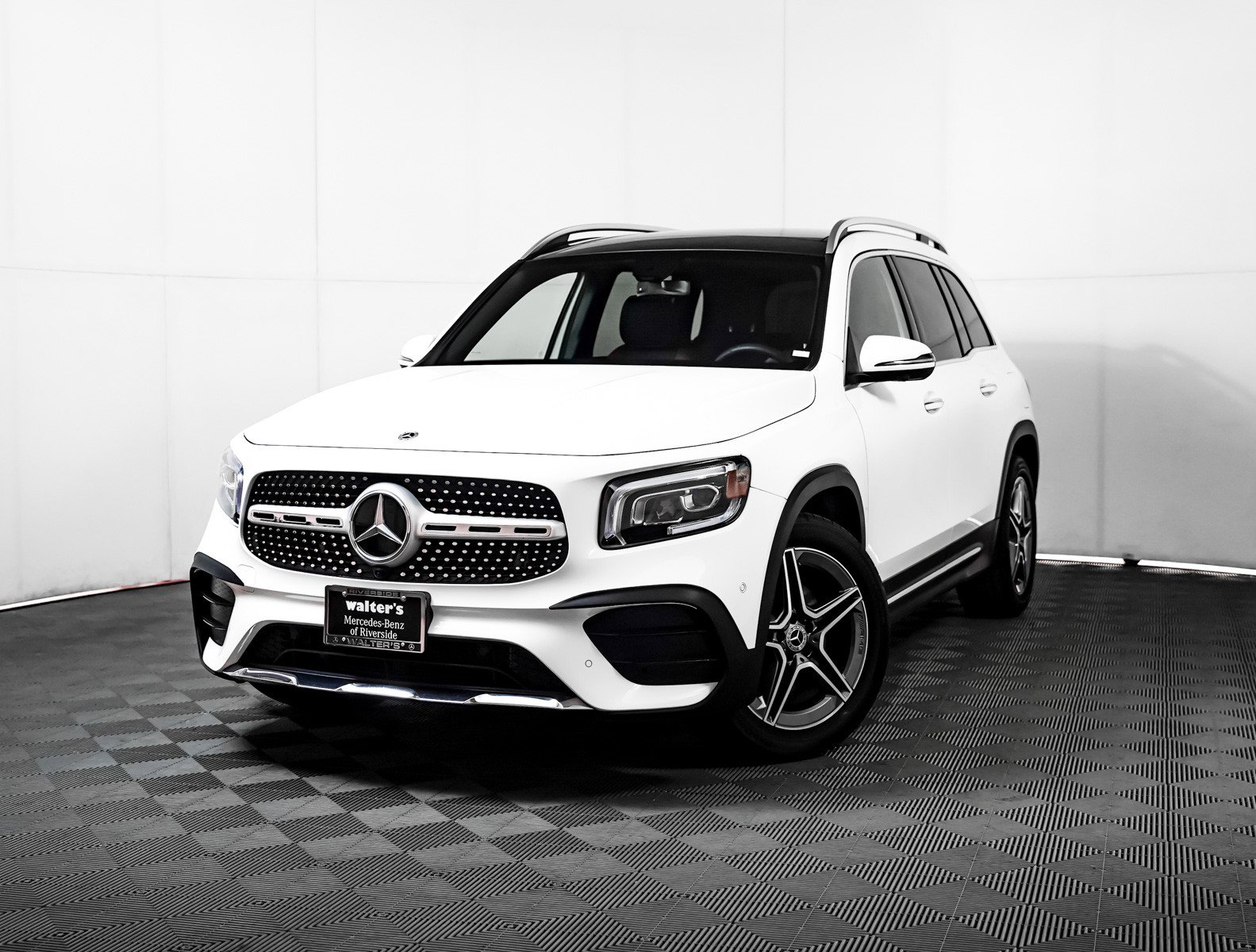 2022 Mercedes-Benz GLB Base's photo