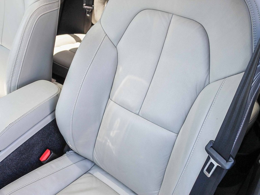 2023 Volvo XC40 Plus photo 26