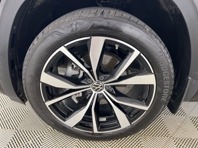 2024 Volkswagen Atlas SEL Premium R-Line photo 32