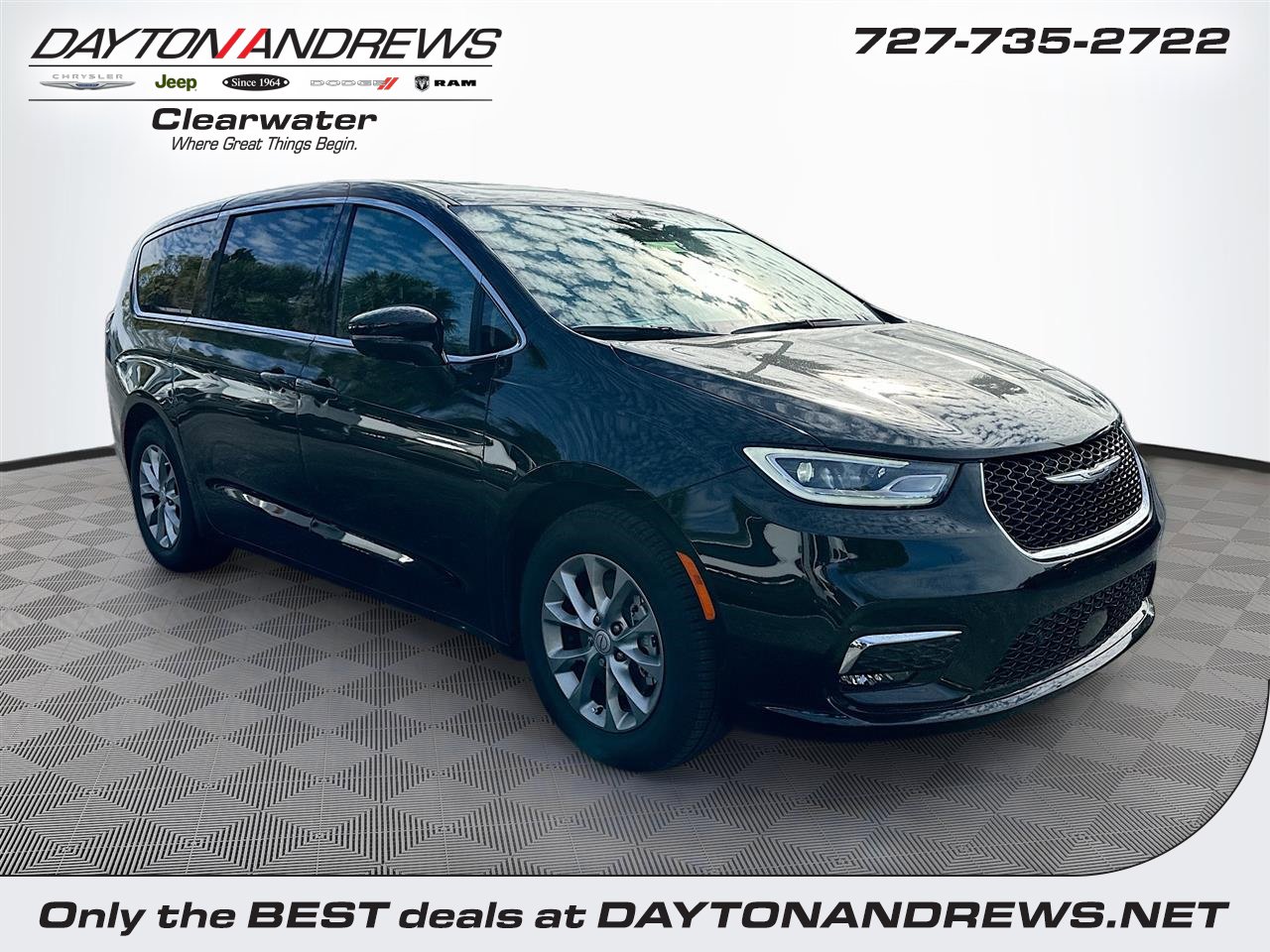 2026 Chrysler Pacifica Limited's photo