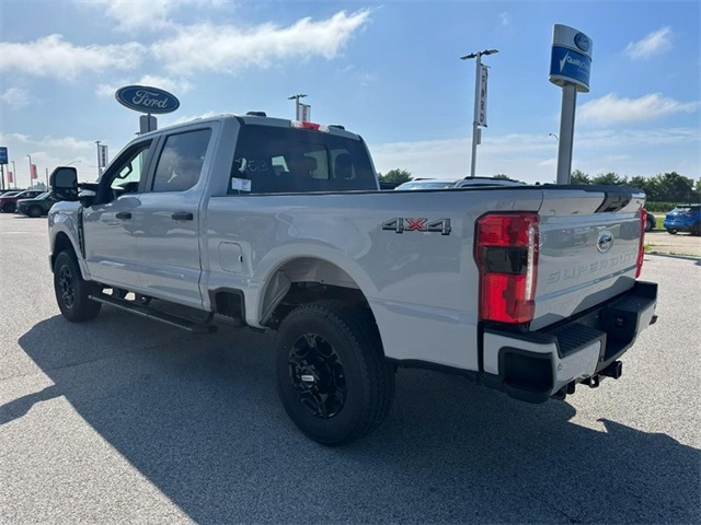 2025 Ford F-250 XL photo 3