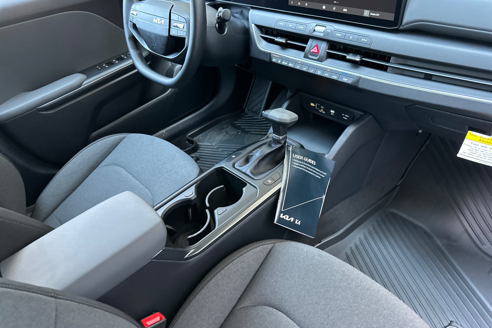 2025 Kia K4 LXS photo 11