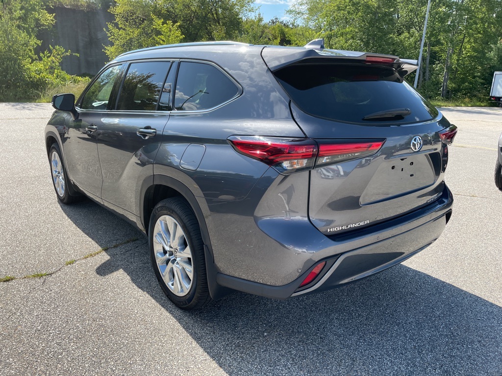 2022 Toyota Highlander Limited photo 3