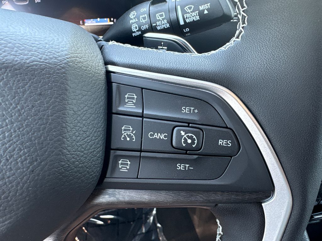 2025 Jeep Grand Cherokee Limited photo 23
