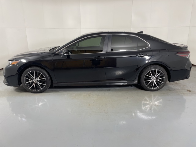 2024 Toyota Camry SE photo 5