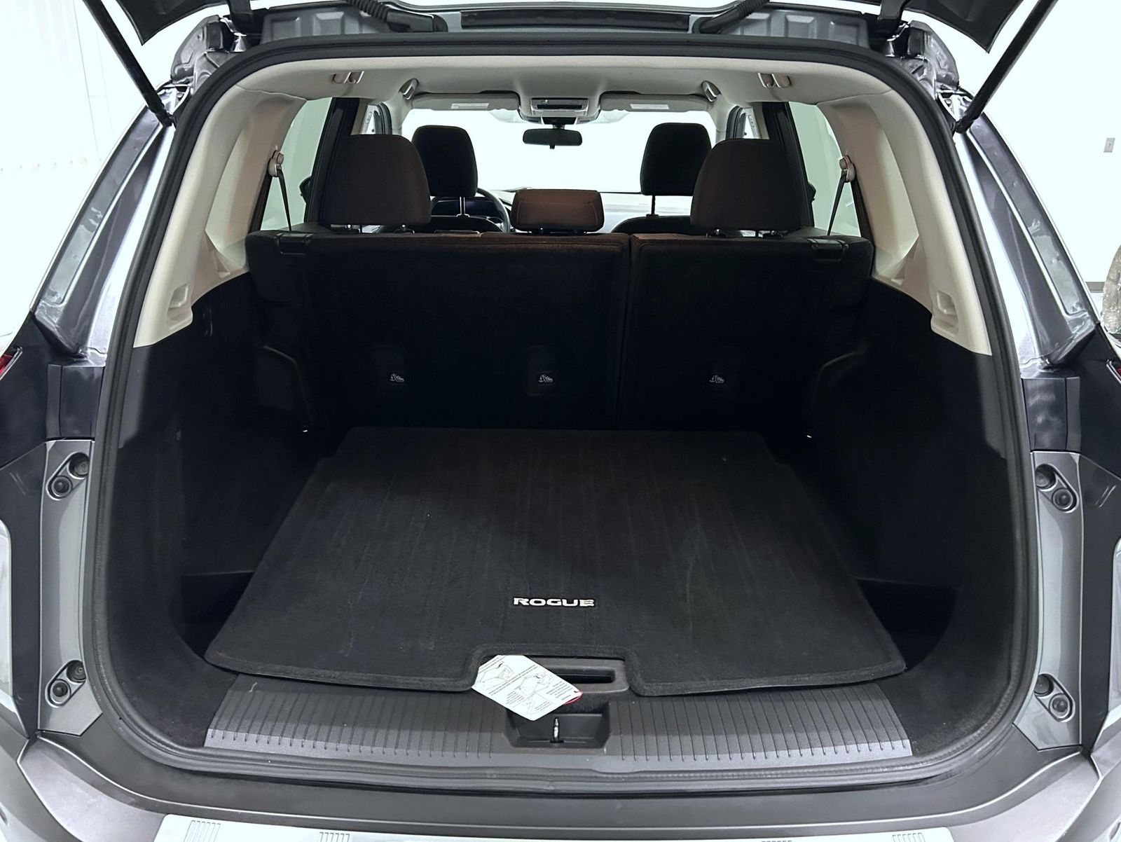 2021 Nissan Rogue SV photo 20